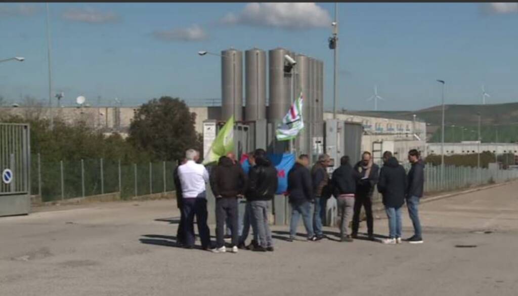 Immagine del post 10491 - Basilicata Logistica Stellantis, lettere di licenziamento per i lavoratori della Lgs di Melfi - Basilicata