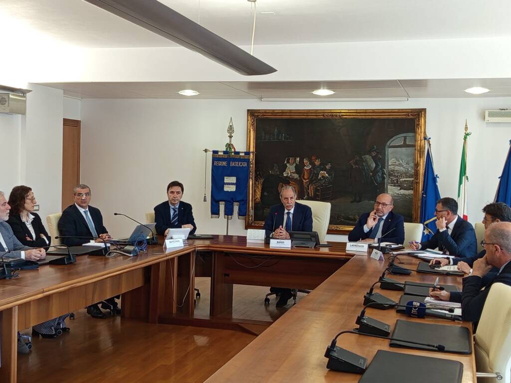 Immagine del post 20815 - Basilicata Sanità territoriale, Bardi e Latronico illustrano i punti della riforma - Basilicata