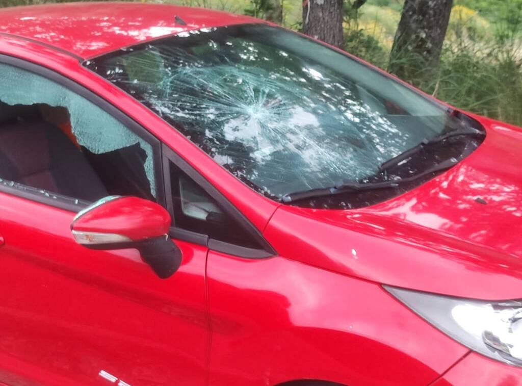 Brutta aria a Cirigliano: prima lo aggrediscono poi gli danneggiano l’auto - Basilicata
