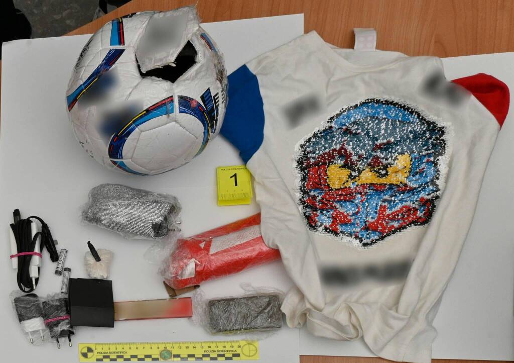Un pallone da calcio per introdurre droga e cellulari in carcere - Basilicata