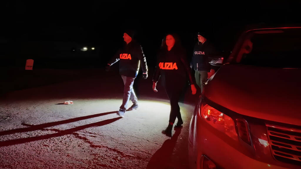 Immagine del post 17606 - Basilicata Bernalda: Polizia esegue ordini di carcerazione e trova droga e soldi - Basilicata
