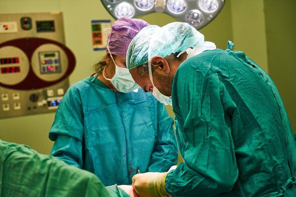 “Miracolo” della Vigilia: All’ospedale San Carlo intervento salvavita su ultracentenaria - Basilicata