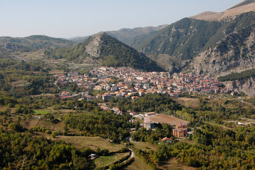 Immagine del post 20981 - Basilicata Castelsaraceno: ritorna il rito arboreo più antico d’Europa - Basilicata