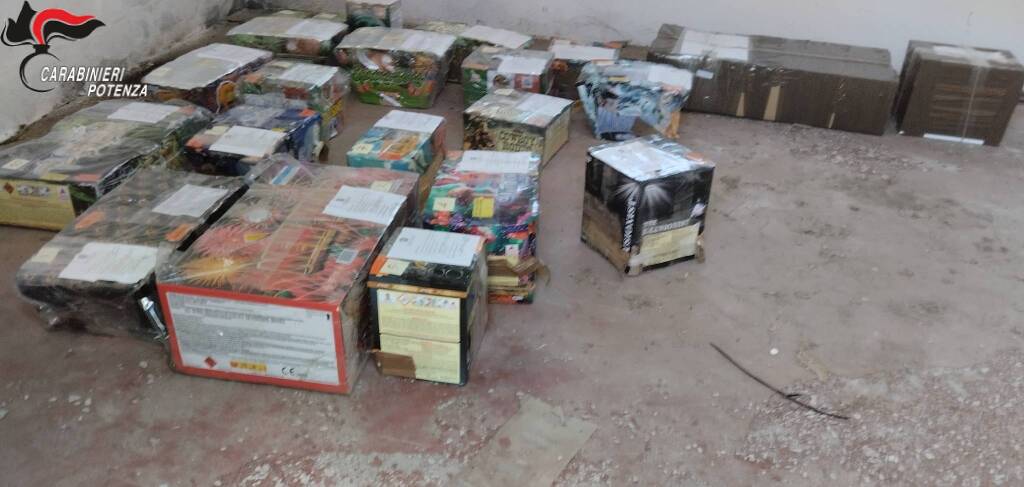 Immagine del post 21033 - Basilicata Senise, sequestrati fuochi pirotecnici illegali e pericolosi - Basilicata