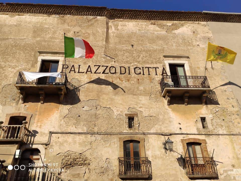 Immagine del post 12232 - Basilicata Minacce mafiose al sindaco di Lavello: “gli devo staccare la testa” - Basilicata
