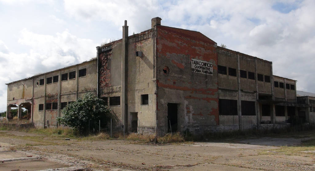 Immagine del post 26613 - Basilicata Palazzo San Gervasio, il Comune blocca i lavori per la riqualificazione del Centro di accoglienza stagionali - Basilicata
