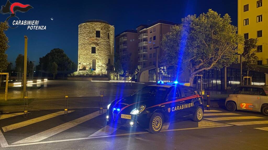Immagine del post 24201 - Basilicata Aggredisce due persone e aizza pitbull contro: 18enne arrestato a Potenza - Basilicata