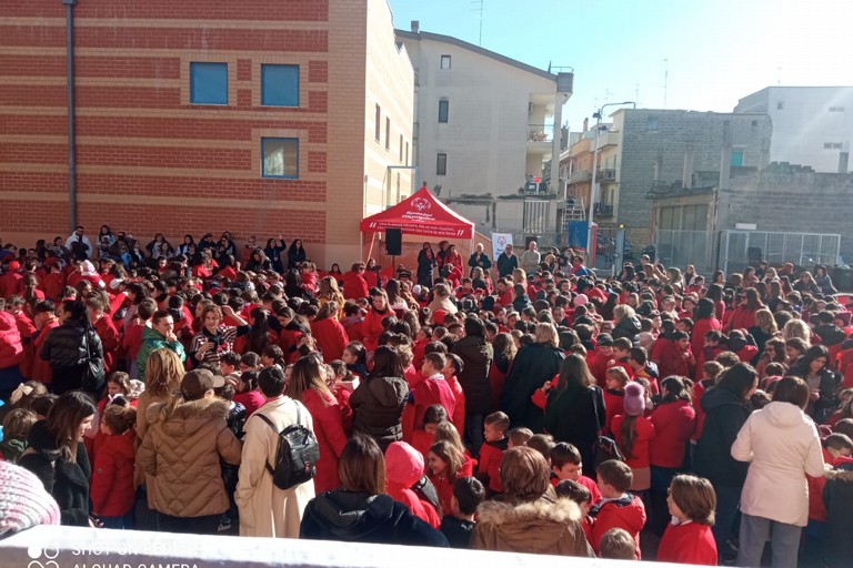 Immagine del post 14569 - Gravina in Puglia Giornata Disabilità, flash mob alla Don Valerio - Gravina in Puglia