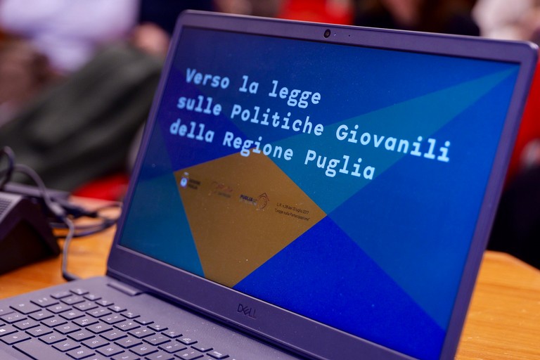 Giunta regionale approva prima Legge in materia di politiche giovanili - Gravina in Puglia