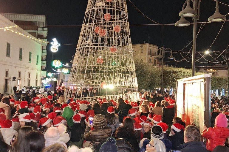 IV edizione dell’accensione dell'albero di Natale in piazza Scacchi - Gravina in Puglia