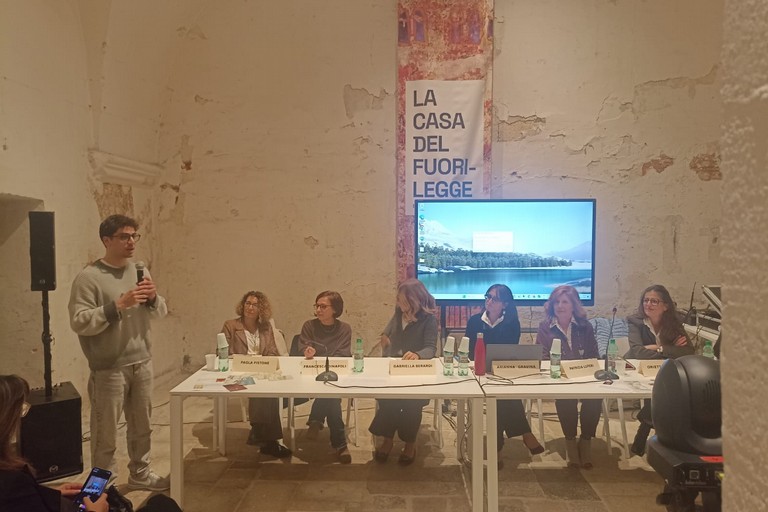Immagine del post 13592 - Gravina in Puglia Leggere, crescere, connettersi: un incontro sul Manifesto IFLA-UNESCO - Gravina in Puglia