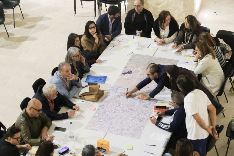 Immagine del post 25779 - Gravina in Puglia Fioriture: sbocciano idee e forme nuove per Gravina 2027 - Gravina in Puglia