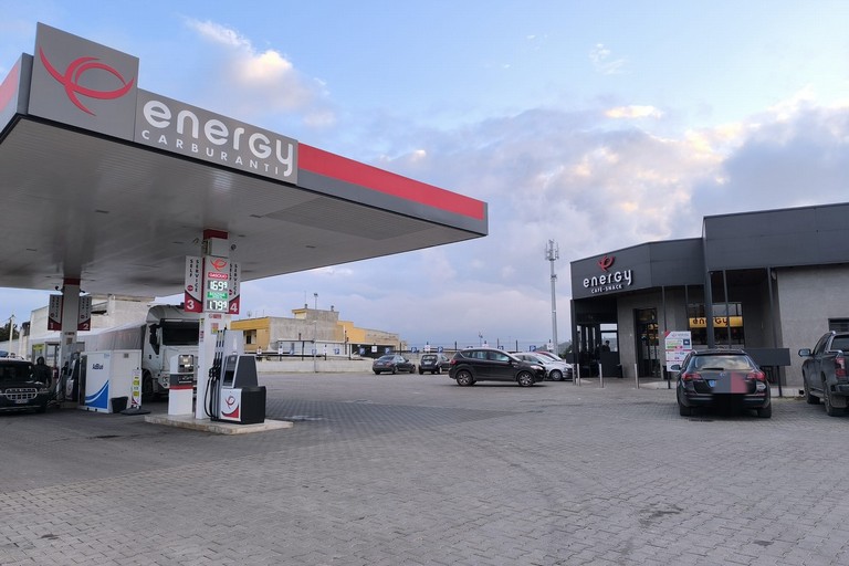 Immagine del post 1738 - Gravina in Puglia La Energy carburanti ha avviato il suo grande autolavaggio - Gravina in Puglia