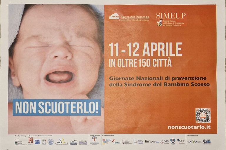 Non scuoterlo! : la campagna (e il monito) della Pediatria gravinese in piazza Plebiscito - Gravina in Puglia