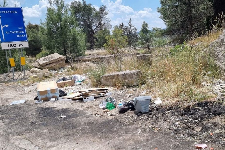 Immagine del post 10707 - Gravina in Puglia Abbandono rifiuti: inasprimento sanzioni - Gravina in Puglia
