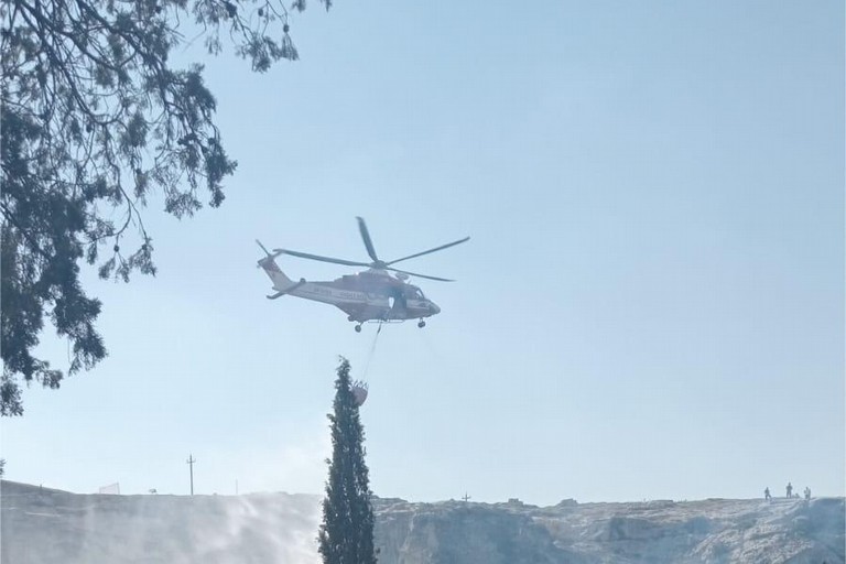 Immagine del post 22843 - Gravina in Puglia Spento l’incendio in zona Padre Eterno - Gravina in Puglia