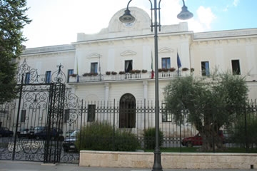 Contributi per minori riconosciuti dalla sola madre, avviso pubblico - Gravina in Puglia