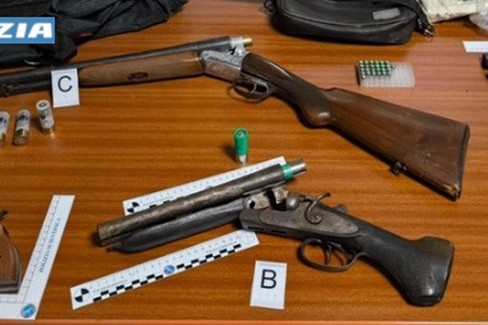Immagine del post 883 - Gravina in Puglia Teneva armi e munizioni in cantina, arrestato dalla Polizia di Stato - Gravina in Puglia