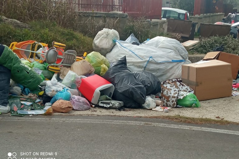 Immagine del post 130 - Gravina in Puglia Una discarica a cielo aperto a due passi dal CCR - Gravina in Puglia