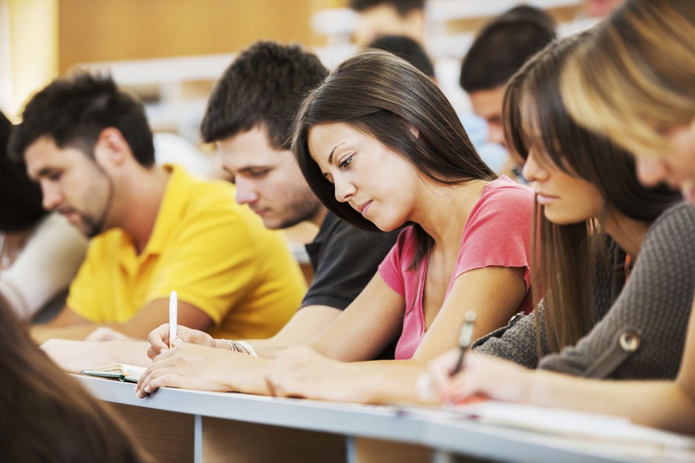 Immagine del post 6365 - Gravina in Puglia Borse di studio per gli studenti delle scuole superiori - Gravina in Puglia