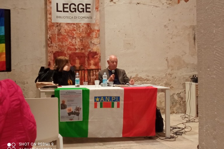Immagine del post 6419 - Gravina in Puglia Il Fiore del partigiano, iniziativa dell'Anpi - Gravina in Puglia