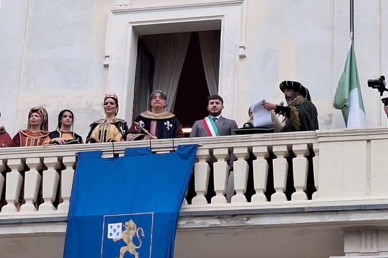 Immagine del post 6440 - Gravina in Puglia Fiera San Giorgio a Palazzo di Città consegna delle chiavi e lettura dell’editto - Gravina in Puglia