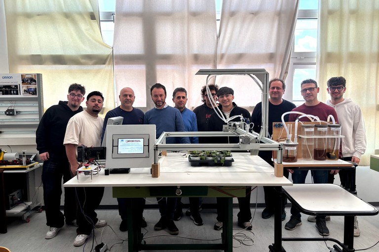 Immagine del post 22112 - Gravina in Puglia L’IISS Bachelet-Galilei trionfa al "Trofeo Smart Project" di Roma - Gravina in Puglia