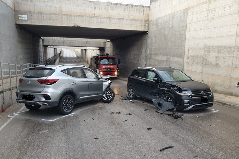Immagine del post 975 - Gravina in Puglia Incidente al sottovia della circonvallazione - Gravina in Puglia