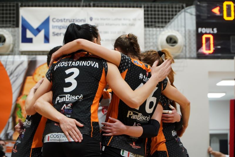 Altamura, volley: la PanBiscò Leoenssa non sbaglia a Napoli - Murgia