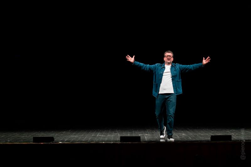 Immagine del post 1708 - Murgia Altamura, Teatro Mercadante: tanto divertimento con Vincenzo Albano - Murgia