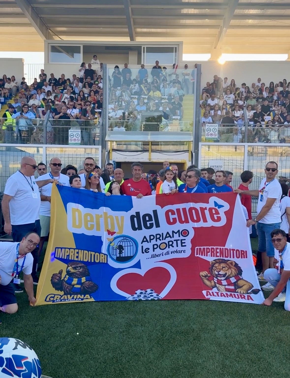 Derby del Cuore da record: tutto esaurito allo stadio di Gravina. Grande festa tra sport, emozioni e solidarietà - Murgia