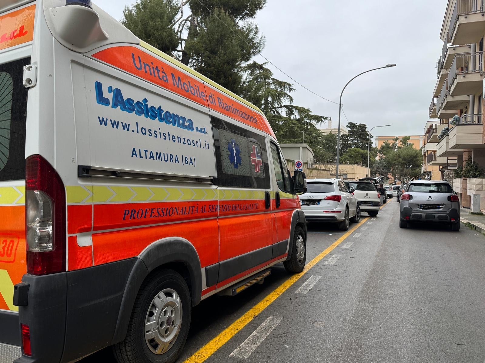 Immagine del post 4594 - Murgia Altamura, ancora strisce gialle: disagi per gli utenti del CUP presso ex Ospedale - Murgia