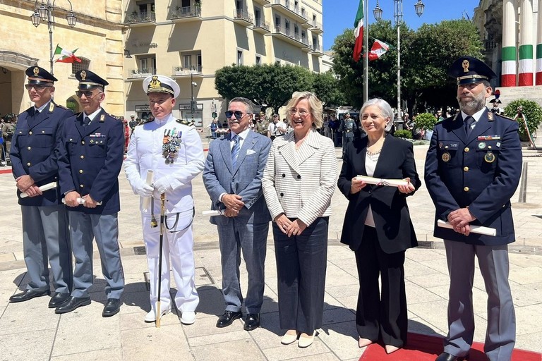 Immagine del post 7957 - Matera La volontaria Nicoletta tra i sei nuovi cavalieri della Repubblica - Matera
