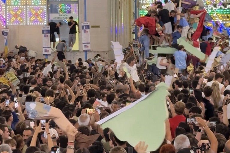 Immagine del post 22358 - Matera In 100mila alla festa della Bruna - Matera