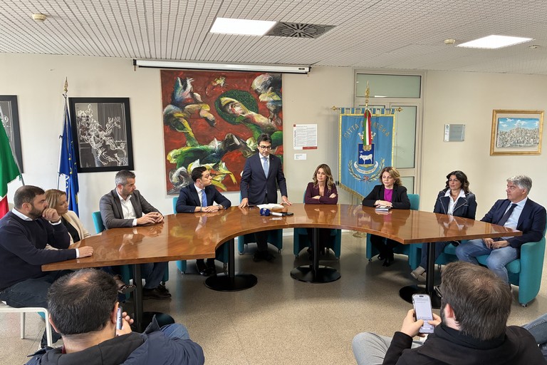 Immagine del post 12753 - Matera Squadra di governo al completo - Matera