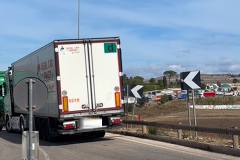 Immagine del post 26089 - Matera Protesta sulla statale 96 ad Altamura, camion fermi - Matera