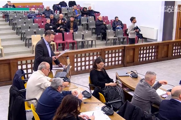 Immagine del post 18330 - Matera Prevenzione del suicidio: il tema in consiglio comunale - Matera