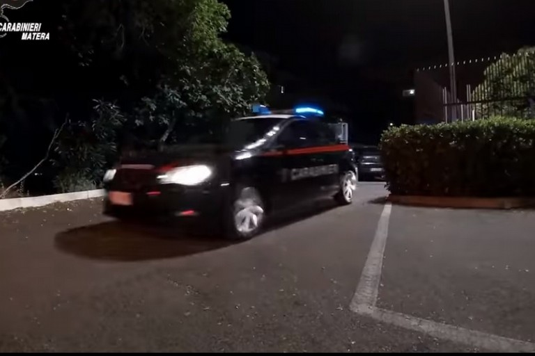 Immagine del post 25775 - Matera Tentano truffa ad anziana, due arrestati - Matera