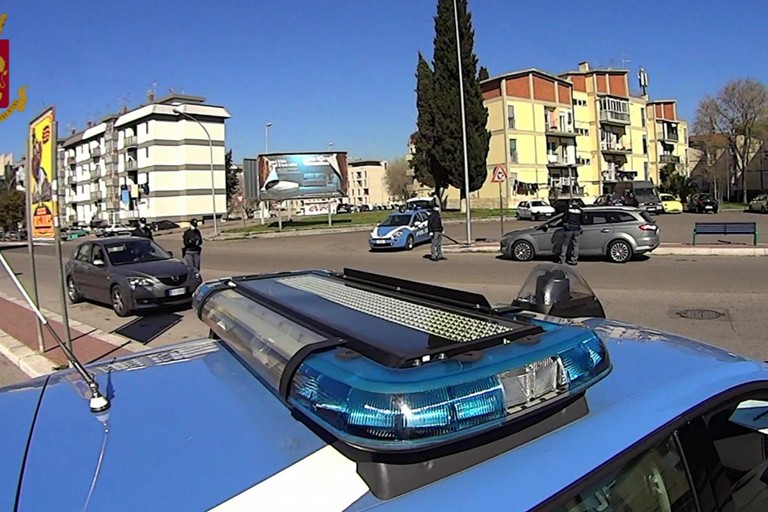 Immagine del post 4282 - Matera Ferisce coinquilini con le forbici, arrestato per tentato omicidio - Matera