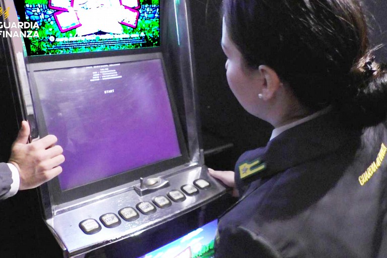 Immagine del post 26243 - Matera Controlli della Guardia di finanza sui centri scommesse - Matera