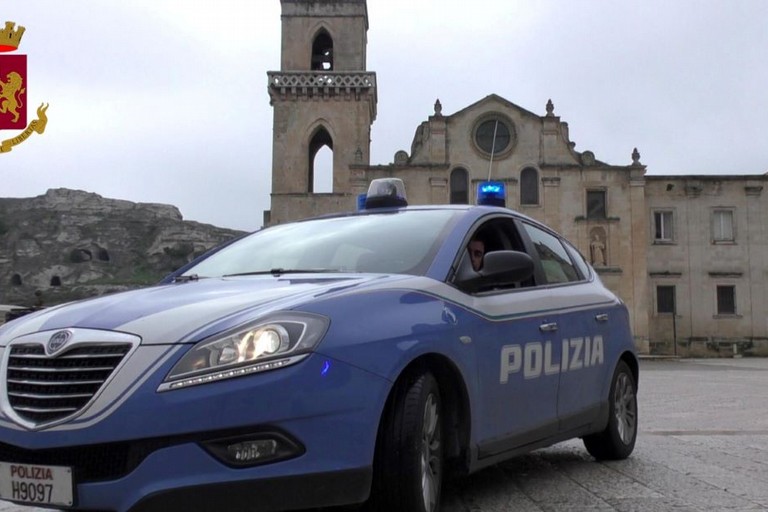 Immagine del post 24117 - Matera Controlli ai locali della movida a Matera - Matera