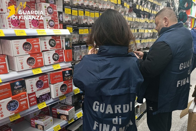 Immagine del post 16292 - Matera Prodotti non sicuri: sequestrati 126.000 articoli - Matera