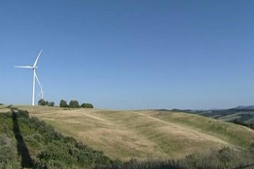 Troppi impianti eolici e solari. Ora gestori dovranno pagare di più - Matera