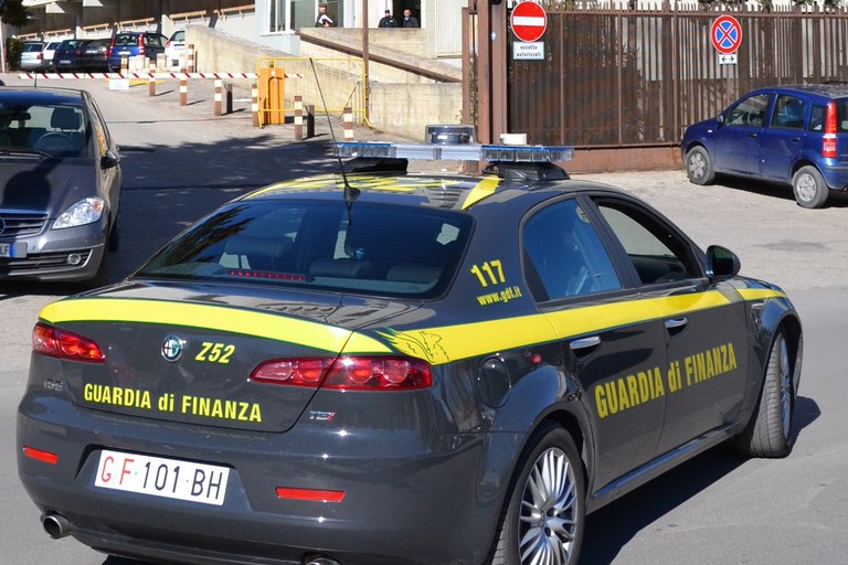 Immagine del post 22903 - Matera Deposito non autorizzato di rifiuti, sequestro di un'area - Matera