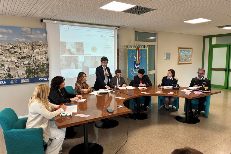 Immagine del post 14338 - Matera Violenza di genere: riunito il tavolo istituzionale - Matera