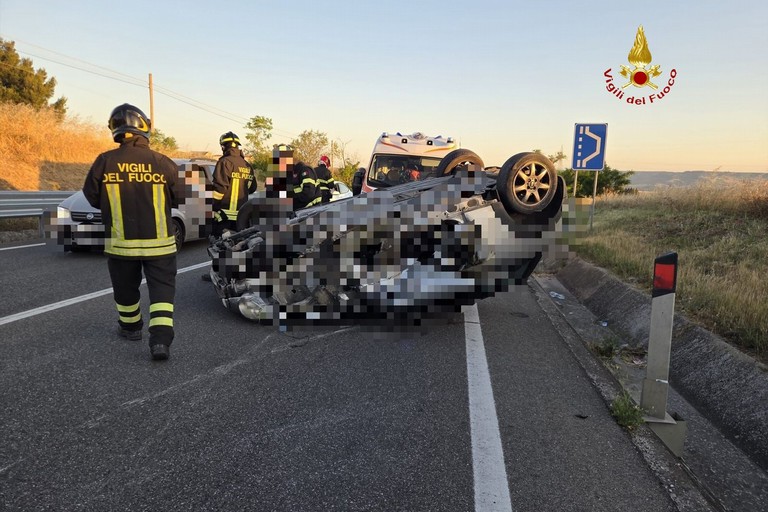 Immagine del post 21153 - Matera Auto si ribalta sulla statale 7 - Matera