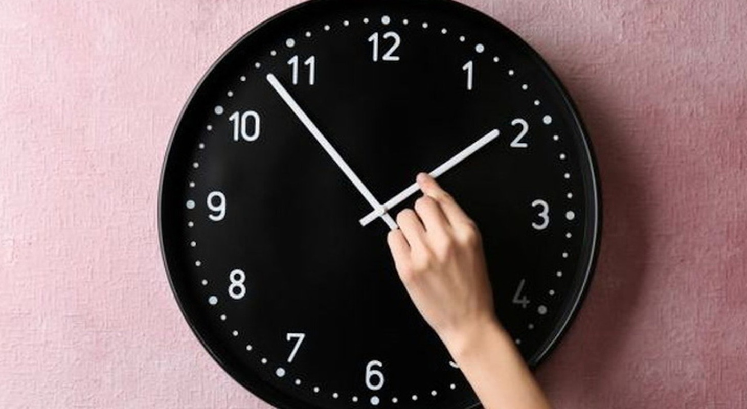 Torna l’ora solare: nella notte tra sabato e domenica si spostano le lancette indietro di un’ora - Santeramo in Colle