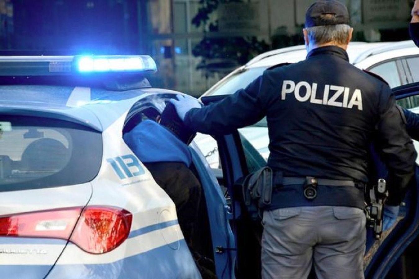 Immagine del post 16633 - Santeramo in Colle Spaccio di droga nel barese e altre città, la Polizia di Stato esegue cinque sentenze di condanna definitiva - Santeramo in Colle